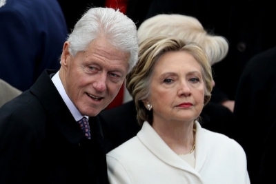 Οι Clinton ξαφνικά άρχισαν να ανησυχούν: Πολύ σύντομα η Δημοκρατία θα είναι …παρελθόν για τις ΗΠΑ