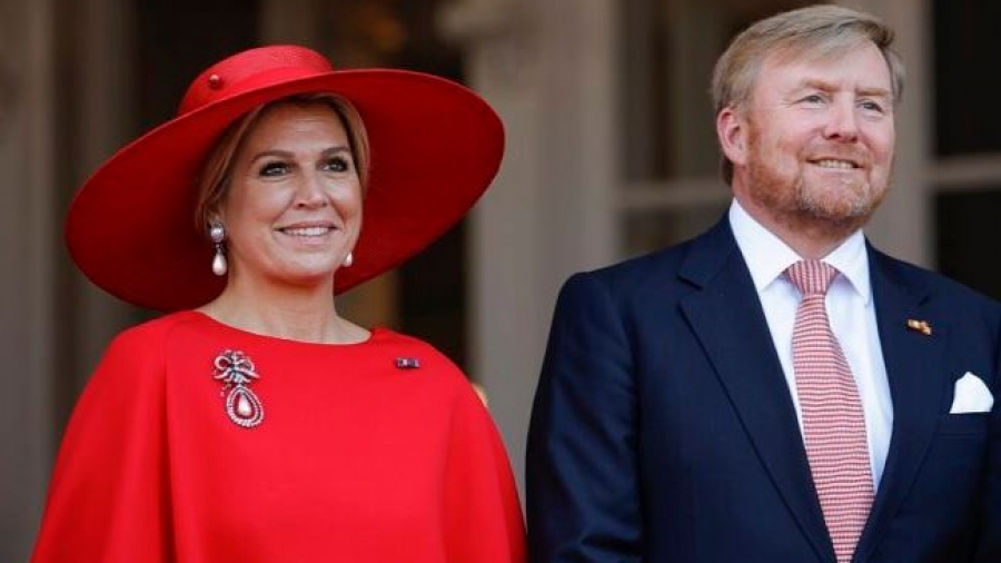 Στην Αθήνα απόψε το βασιλικό ζεύγος της Ολλανδίας – Θα τους υποδεχτεί ο Δένδιας