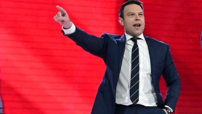 Ιδιοκτήτης αλλοδαπής εταιρείας, ο Κασσελάκης: Εάν ο νόμος με αφορά, θα πουλήσω τις εταιρείες μου - Βέλη κατά του Μάρη