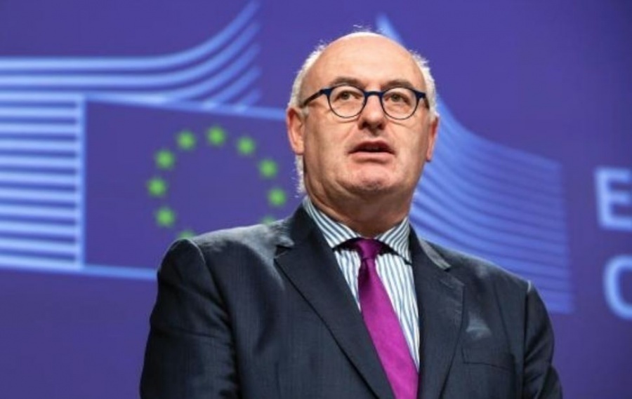 Hogan (Κομισιόν): Η Βρετανία δεν αντιμετωπίζει με σοβαρότητα τις συνομιλίες για το Brexit - Σημειώνεται πολύ αργή πρόοδος