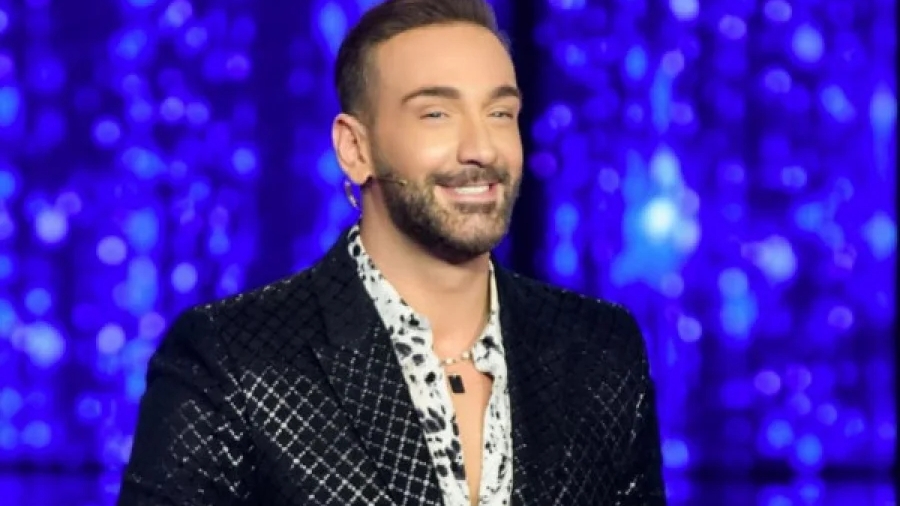 Νέα ανάρτηση Κοκλώνη: «Εδώ στο στούντιο, ετοιμάζω.. τραγουδάκι - Εντάξει, έχουμε συνηθίσει στην αδικία, αύριο πάρτι!»