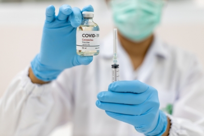 Έρευνα Focus Bari: Το 17% των Ελλήνων αρνείται τα εμβόλια για την Covid-19