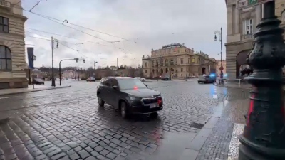 Τρόμος στο κέντρο της Πράγας από πυροβολισμούς – Αναφορές για νεκρούς και τραυματίες