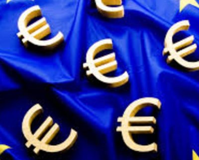 Ανακάμπτει το ευρώ στα 1,1642 δολ. - Υποχωρεί η ανησυχία για την Καταλονία