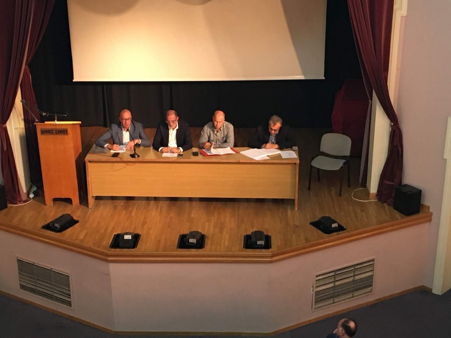 Παραιτείται ο δήμαρχος Σάμου και το δημοτικό συμβούλιο - Αντιδρούν για την δημιουργία κλειστής προσφυγικής δομής στο νησί