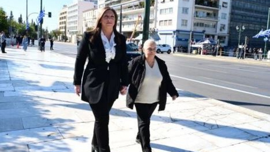 Κωνσταντοπούλου για 28η Οκτωβρίου: Να παλεύουμε για Ελευθερία και Δημοκρατία αψηφώντας το κόστος - Με τους πολίτες στη μαθητική παρέλαση