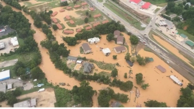 ΗΠΑ: Τουλάχιστον 16 νεκροί στο Τενεσί από τις «ιστορικές» πλημμύρες
