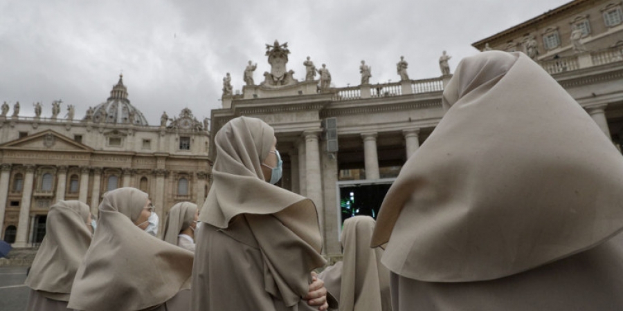 Βατικανό: Όσοι δεν εμβολιαστούν θα χάσουν τη δουλειά τους