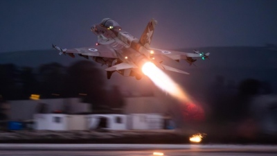 Επικίνδυνη κλιμάκωση - Το Ισραήλ βομβάρδισε θέσεις του συριακού στρατού: «Αν χρειαστεί, θα επιτεθούμε με μεγαλύτερη ισχύ» (vid)