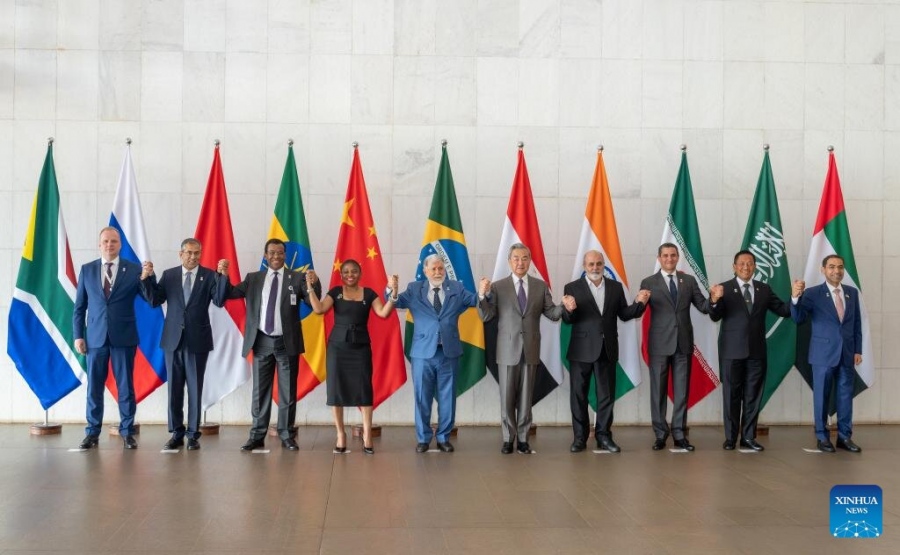 Η Κίνα (BRICS) στέλνει τελεσίγραφο στη Δύση: Πολυπολικός κόσμος ή χάος