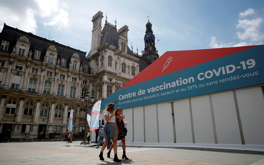Γαλλία: Συνταγματικός ο υποχρεωτικός εμβολιασμός και το πάσο υγείας