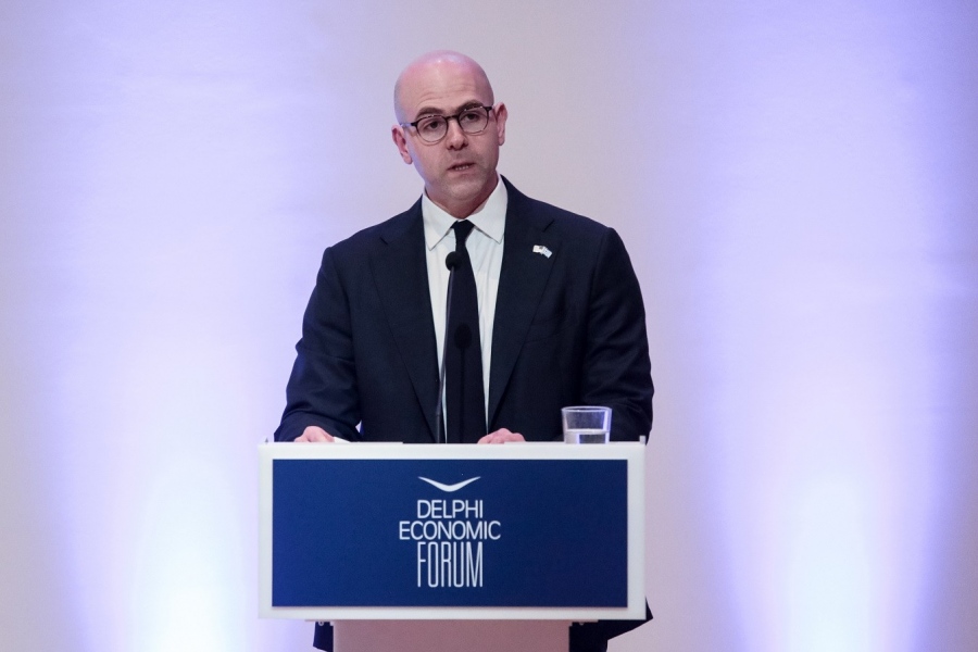 Σημαντική παρέμβαση Steven Miran (Fed) στους Δελφούς: Η Ελλάδα «φάρος» για την οικονομία του Trump - Γιατί η Lagarde δεν είναι Powell