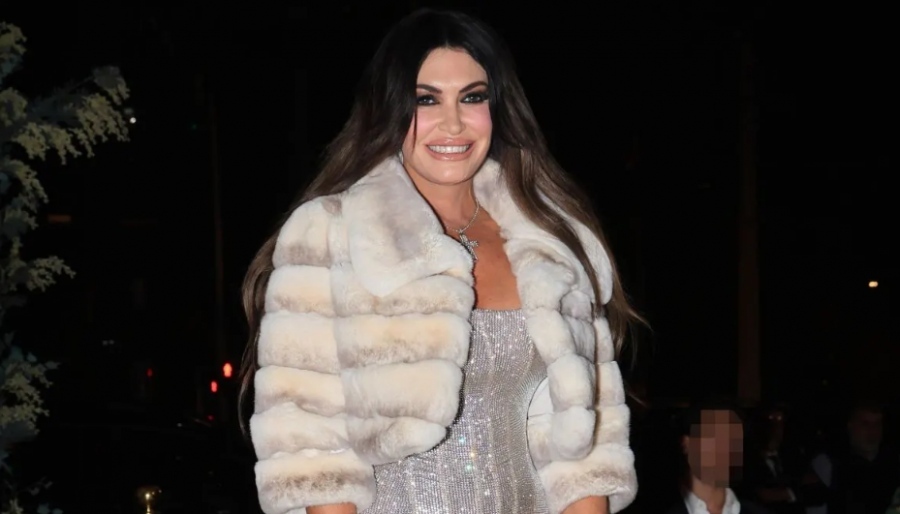 Σαλάτες, κοκτέιλ και σέλφι με Kimberly – Ποιοι επιχειρηματίες ήταν στο πρώτο «ξενύχτι» της πρέσβη influencer στο Κολωνάκι