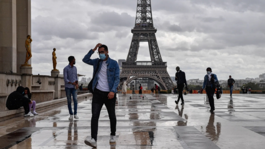 Τα νέα μέτρα της Γαλλίας: Άκυρα τα πιστοποιητικά χωρίς γ' δόση - Μάσκα σε όλους τους κλειστούς χώρους - «Όχι» σε lockdown