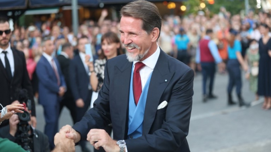 Γενέθλια για τον Παύλο Ντε Γκρες -  Η άγνωστη ιστορία: Μόλις γεννήθηκε, ο Βασιλιάς Κωνσταντίνος έριξε 101 βολές από κανόνι