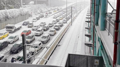 Συνάντηση υπ. Υποδομών με Αττική Οδό - Στο επίκεντρο η αποζημίωση των 2.000 ευρώ