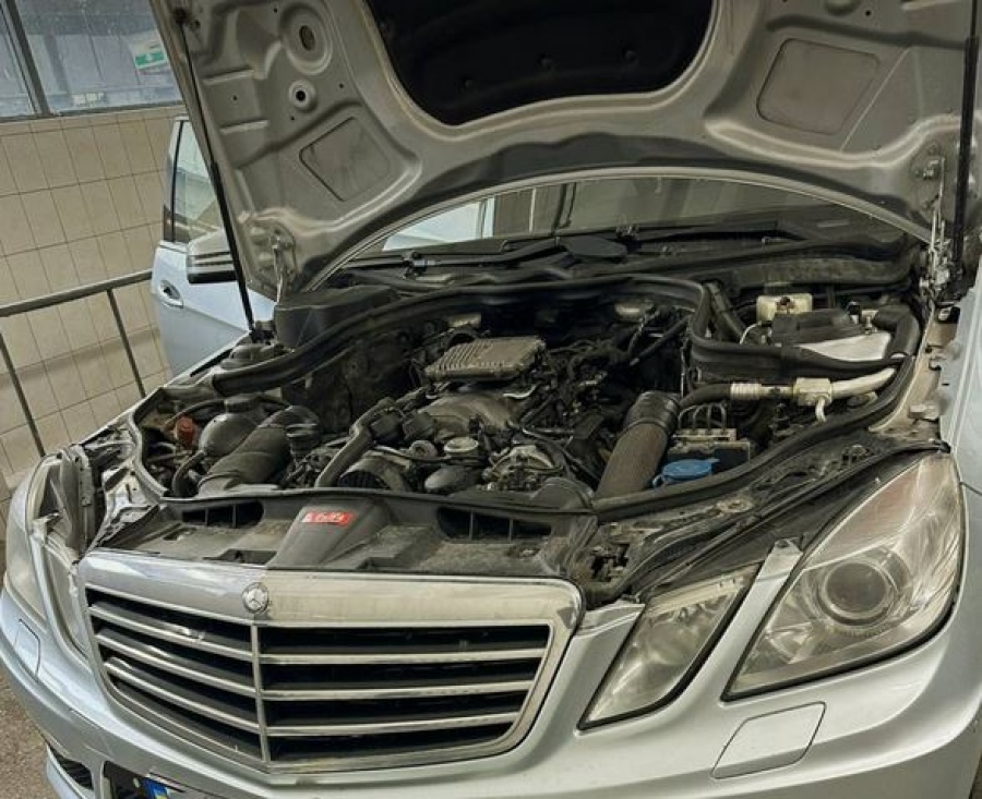 Απίστευτη …ανακάλυψη - Βρήκαν 1 εκατ. δολάρια κάτω από το καπό μίας Mercedes