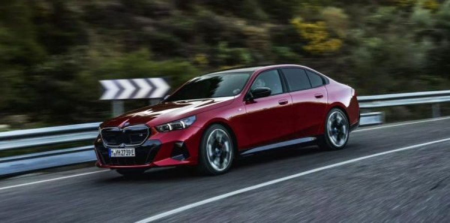 Η νέα BMW i5 πετά το γάντι στο Tesla Model S