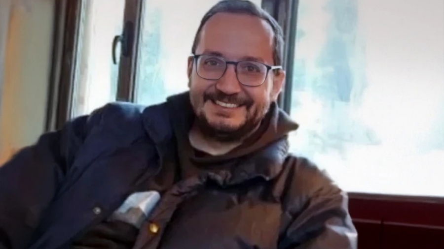 Βολές από τη μητέρα του Βασίλη Καλογήρου: Η υπόθεση δεν έκλεισε, τώρα ανοίγει - Παραπληροφορούν τα ΜΜΕ