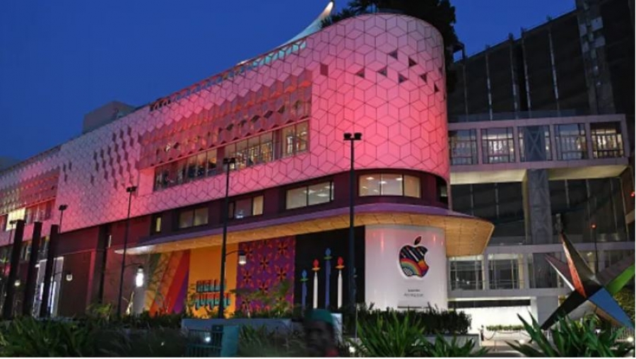 H Apple ανοίγει το πρώτο της κατάστημα στην Ινδία αναζητώντας μια νέα γενιά αγοραστών iPhone