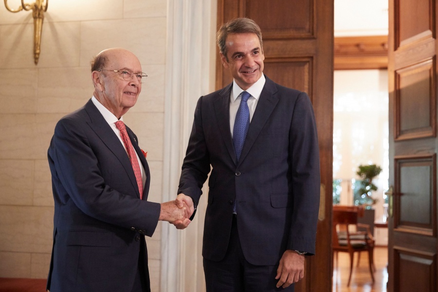 Οι αμερικανικές επενδύσεις και το εμπόριο στο επίκεντρο της συνάντησης Ross με Μητσοτάκη - Στο «στόχαστρο» τα ΕΛΠΕ