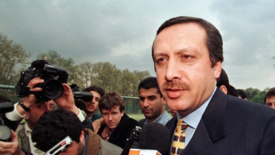 Στο αρχείο του Erdogan: Άγνωστες φωτογραφίες από τη ζωή του πριν γίνει... Σουλτάνος