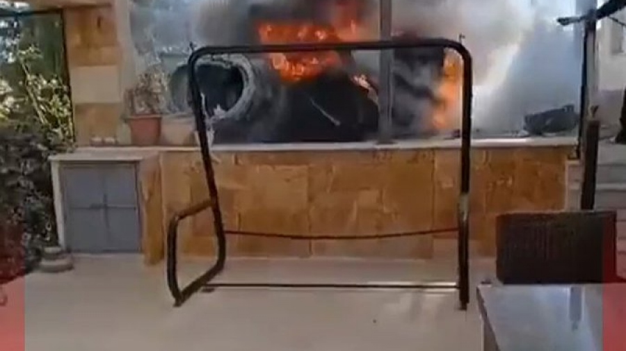 Τρόμος στο Αμμάν: Ιρανικός πύραυλος πέφτει σε κατοικία - Καπνός και φλόγες στα συντρίμμια (Vid)