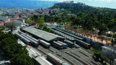 Προσαγωγή 5 ατόμων από την ΕΛ.ΑΣ. στο αμαξοστάσιο της Γραμμής 1 Κηφισιά - Πειραιάς, μετά τον εντοπισμό τους από drone