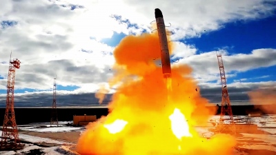 Ηλεκτροσόκ: Οι Ουκρανοί στόχευσαν τα πυρηνικά της Ρωσίας με πυραύλους Flamingo FP-5 - Βαλλιστικό φιάσκο για Zelensky