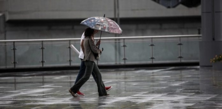 Ψυχρό μέτωπο θα προκαλέσει μεταβολή του καιρού την Πέμπτη (7/5) με τοπικές βροχές και σποραδικές καταιγίδες