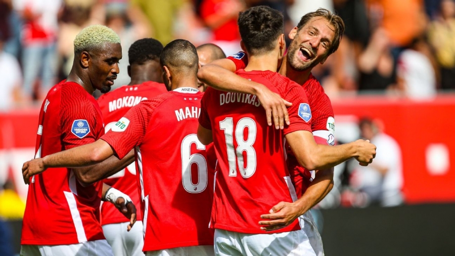 Τάσος Δουβίκας: Η εντυπωσιακή επίδραση του Έλληνα επιθετικού στην Ουτρέχτη και η… απόλυτη συμμετοχή του στα γκολ των Ολλανδών! (video)