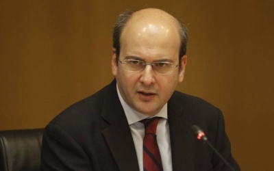 Χατζηδάκης: Η Ελλάδα είναι η «κορυφαία» σε φόρους μεταξύ των μελών του ΟΟΣΑ
