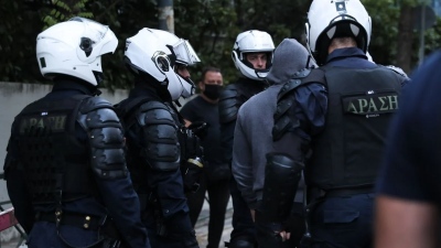 Συναγερμός στην αστυνομία: Βαρύς οπλισμός εντοπίστηκε στο Κολωνάκι