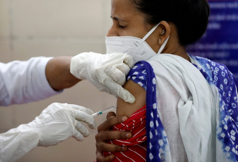 Ινδία: Πάνω από 381.000 εμβολιασμοί σε 3 ημέρες – Αποκλιμακώνεται ο κορωνοϊός