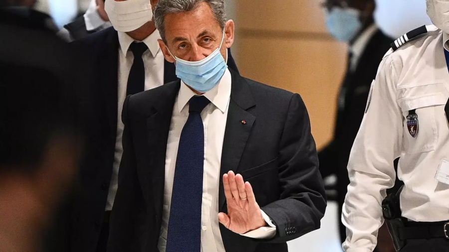 Νέα μπλεξίματα Sarkozy - Ξεκίνησε η δίκη για «υπερβολικές δαπάνες της προεκλογικής του εκστρατείας»