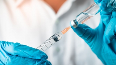 Εκτίμηση σοκ από Οξφόρδη: Θα προκύψει μια μετάλλαξη που θα μεταδίδεται κυρίως μεταξύ εμβολιασμένων