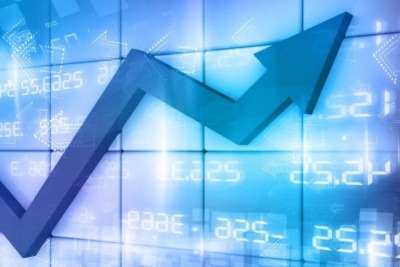 Η επιστροφή των long με καύσιμα από τράπεζες και Coca Cola - Θα πέσει το «οχυρό» των 900 μον.;