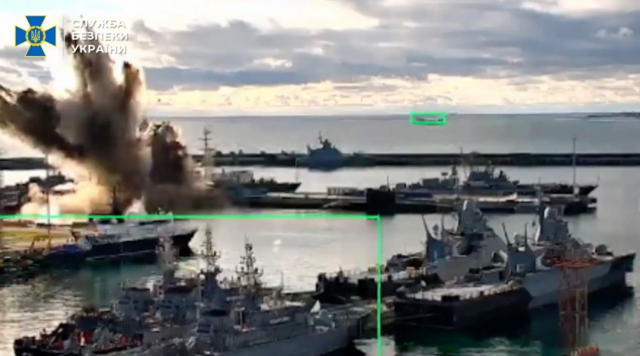 Συνεχίζει να παίζει με τη φωτιά η Ουκρανία - Έπληξε υποβρύχιο της Ρωσίας στο Novorossiysk με drones Sea Baby