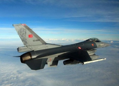 Νέες τουρκικές παραβιάσεις και εικονική αερομαχία πάνω από το Αιγαίο