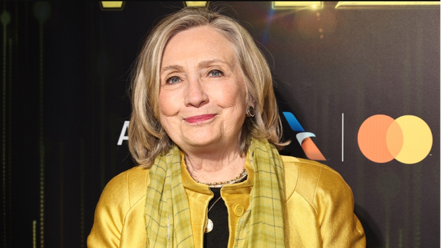 Αμετανόητοι εχθροί της λογικής – Σάλος στις ΗΠΑ με την Clinton: Προωθεί βιβλίο κατά των «φασιστών» μία εβδομάδα μετά την εκτέλεση Kirk