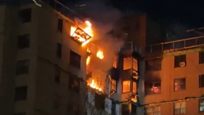 Νέα Υόρκη: Φλέγεται πολυκατοικία 17 ορόφων στο Bronx μετά από έκρηξη υγραερίου - Φόβοι για θύματα