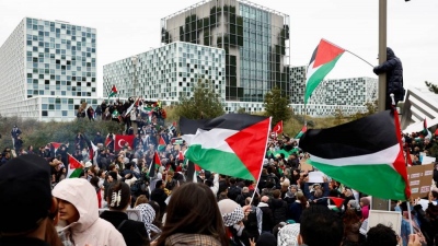 Γάζα : Διαδήλωση υπέρ των Παλαιστινίων έξω από το Διεθνές Ποινικό Δικαστήριο στη Χάγη