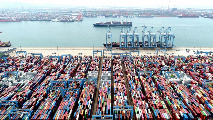 Πρωτοφανής σύγκρουση - ΗΠΑ και Κίνα ρίχνονται στον «Παγκόσμιο Πόλεμο των λιμανιών» μετά το μπαράζ επιβολής δασμών