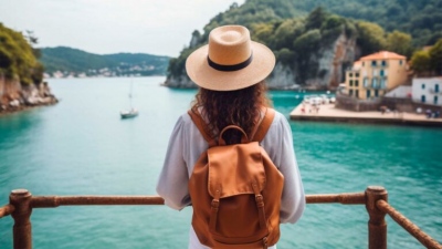 ΙΝΣΕΤΕ: Πού ταξίδεψαν και πόσα ξόδεψαν οι Έλληνες το 2023-24