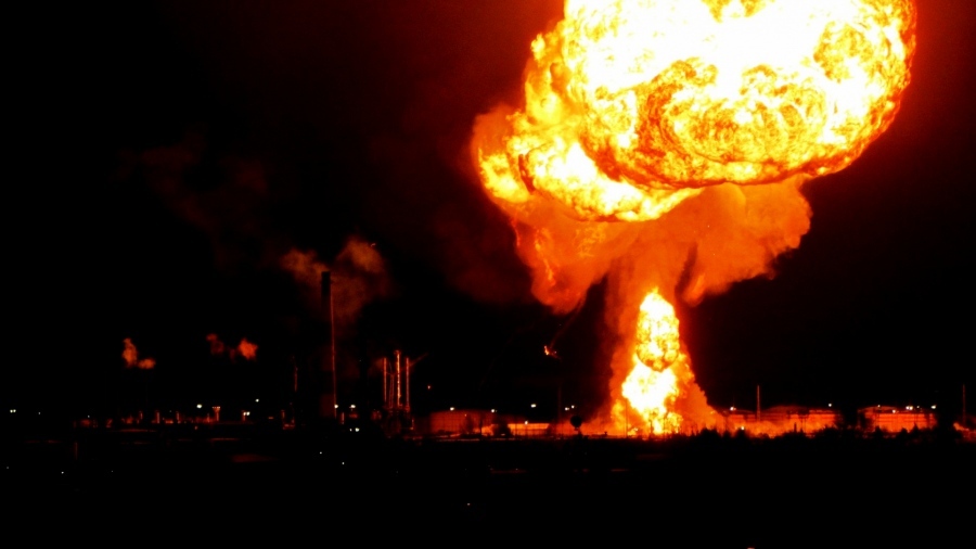 Chaos erupts — The US struck Russian oil refineries via Ukraine — Russia: The “invisible” nuclear missile Burevestnik will wipe you out