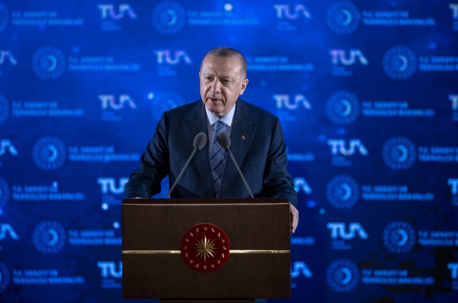 Erdogan: Η Τουρκία θα προσγειωθεί στο φεγγάρι έως το 2023 - Θα στείλουμε πολίτη στο διάστημα