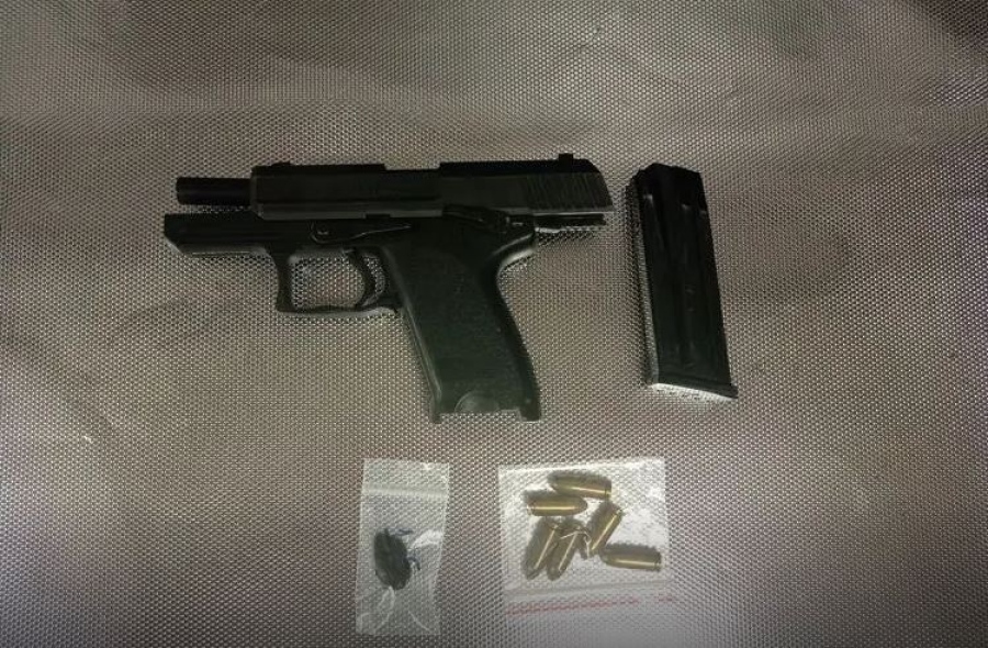 Αχαρνές: Εντοπίστηκε όπλο που είχε κλαπεί από αστυνομικό – Δύο συλλήψεις