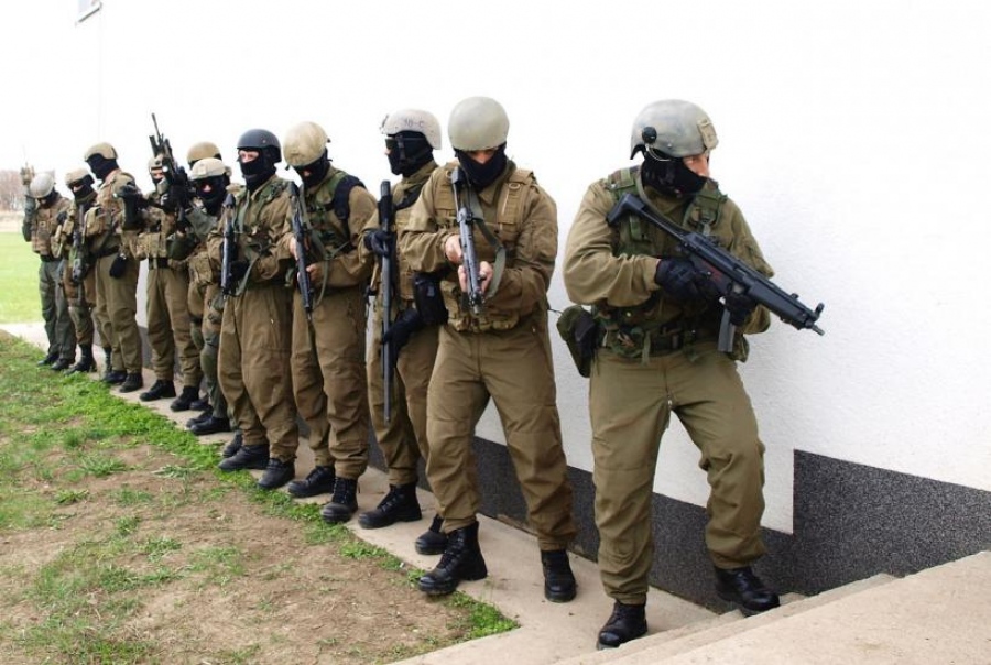 Βαλκάνια στο χείλος της σύρραξης – Κομάντο της Ουγγαρίας στη Σερβία, φόβοι για πολεμική ανάφλεξη με «ουκρανικό σενάριο»