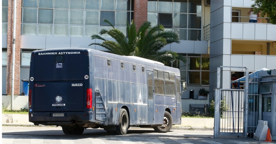 Σοκ στη Θεσσαλονίκη: Αυτοκτόνησε 42χρονος αστυνομικός μέσα σε υπηρεσιακό λεωφορείο