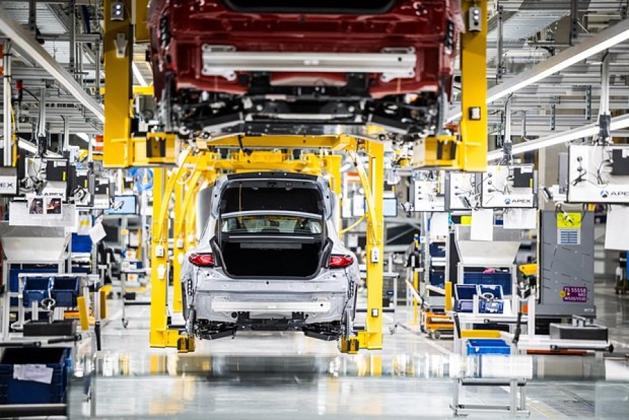 Το σοκαριστικό τελεσίγραφο της Mercedes στους εργαζόμενους: Υπερωρίες ή λουκέτο σε 2 εργοστάσια